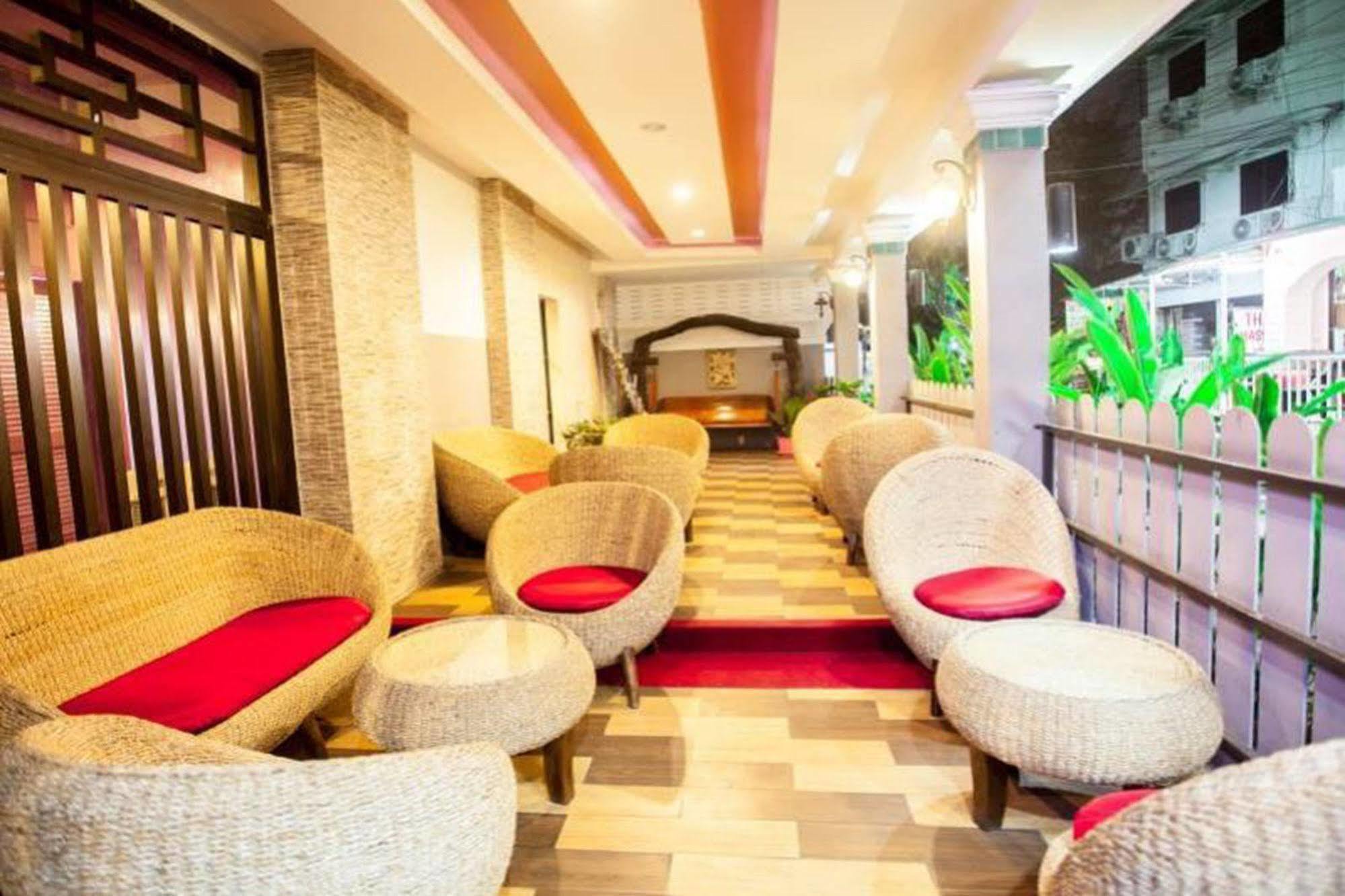 Home Place Hotel Chiang Mai Exterior photo