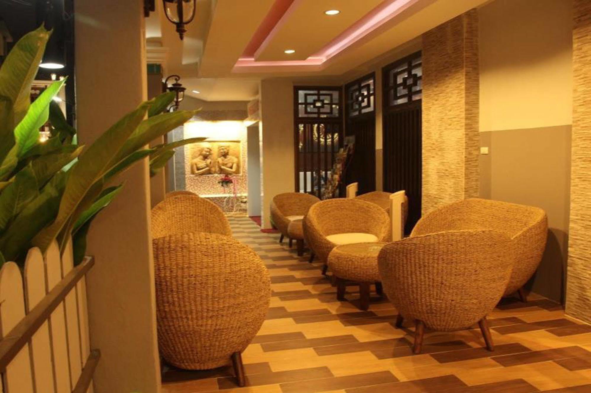 Home Place Hotel Chiang Mai Exterior photo