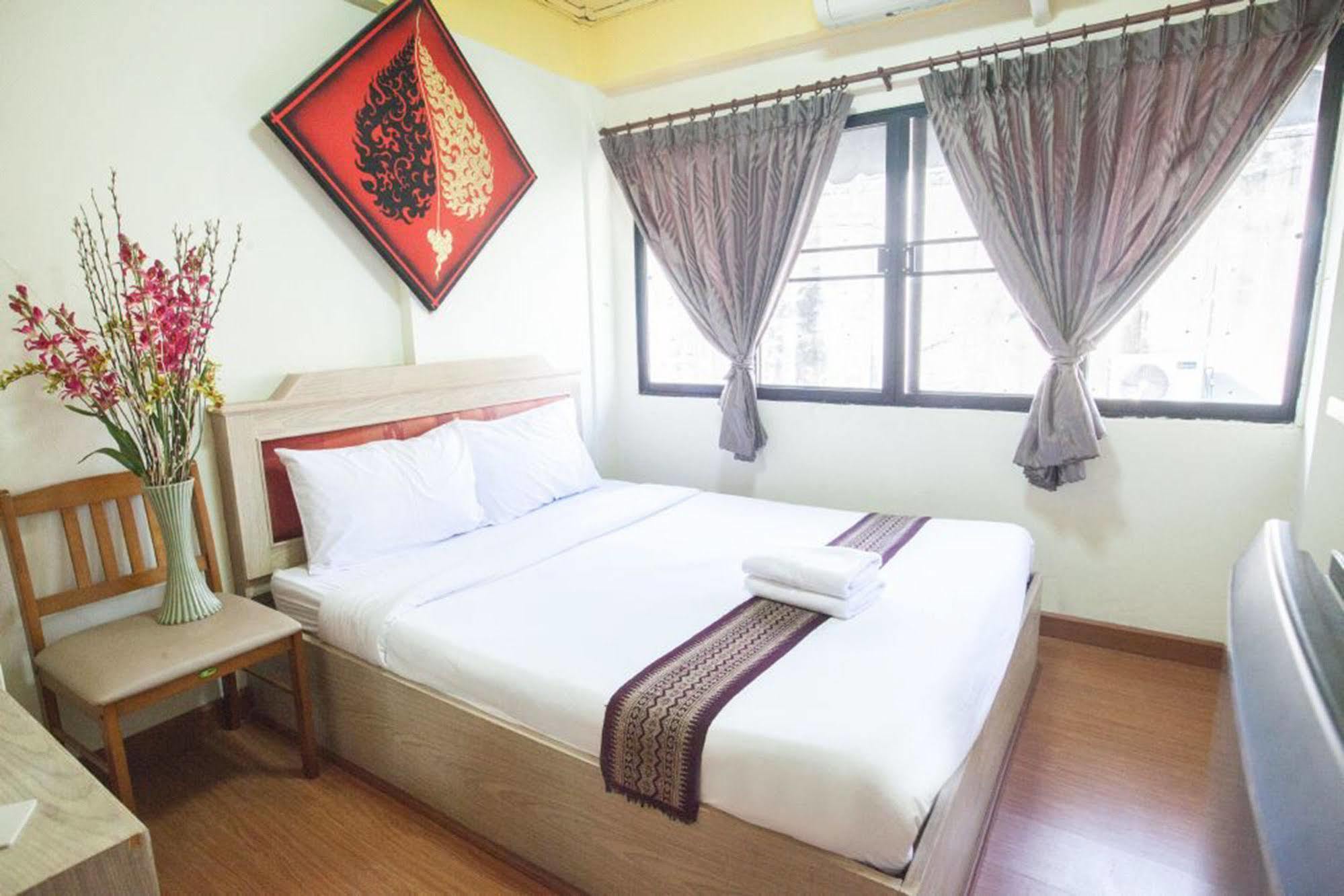 Home Place Hotel Chiang Mai Exterior photo
